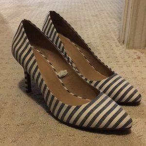 Striped blue and white pumps for spring